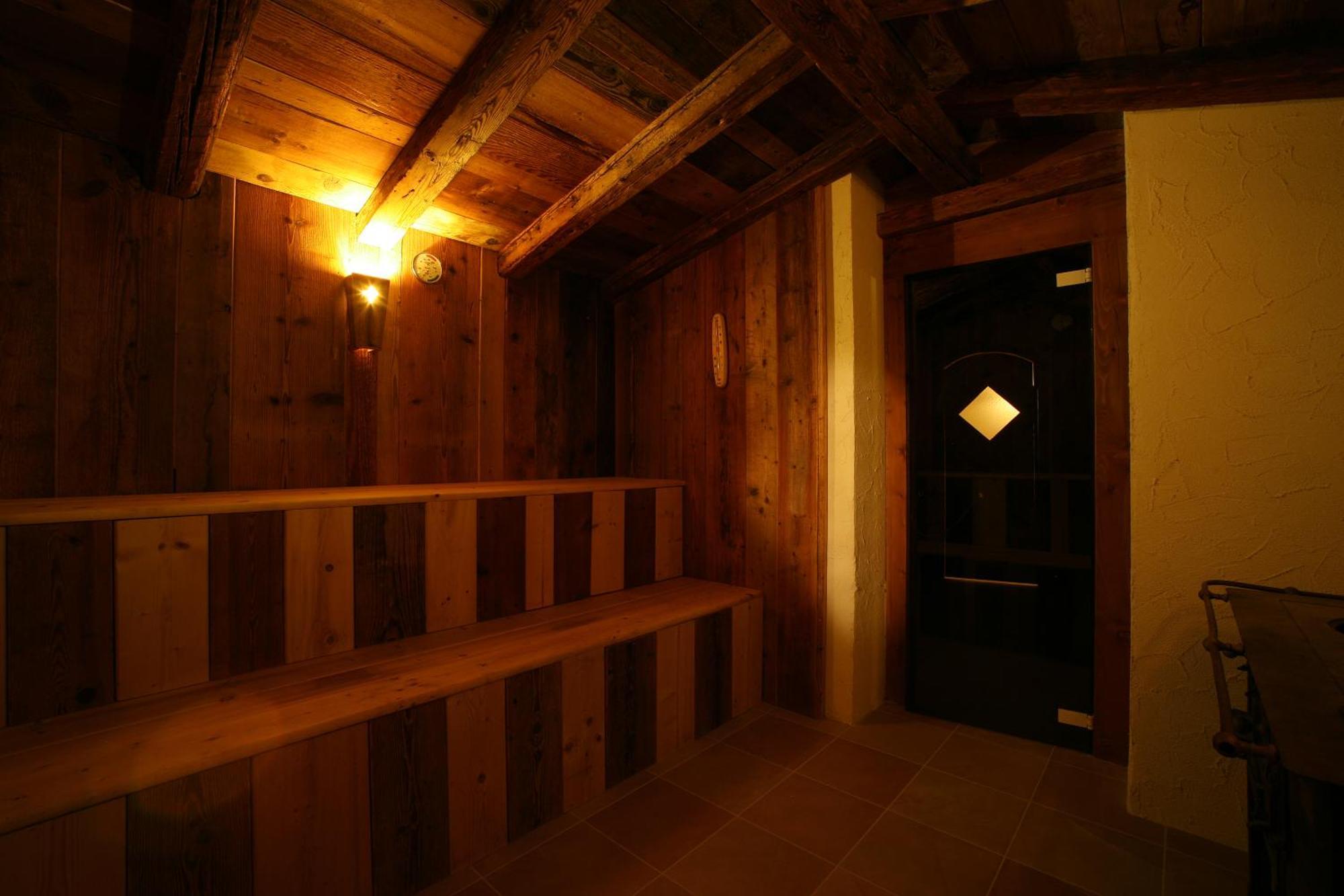 Hotel Garni La Roccia 4*