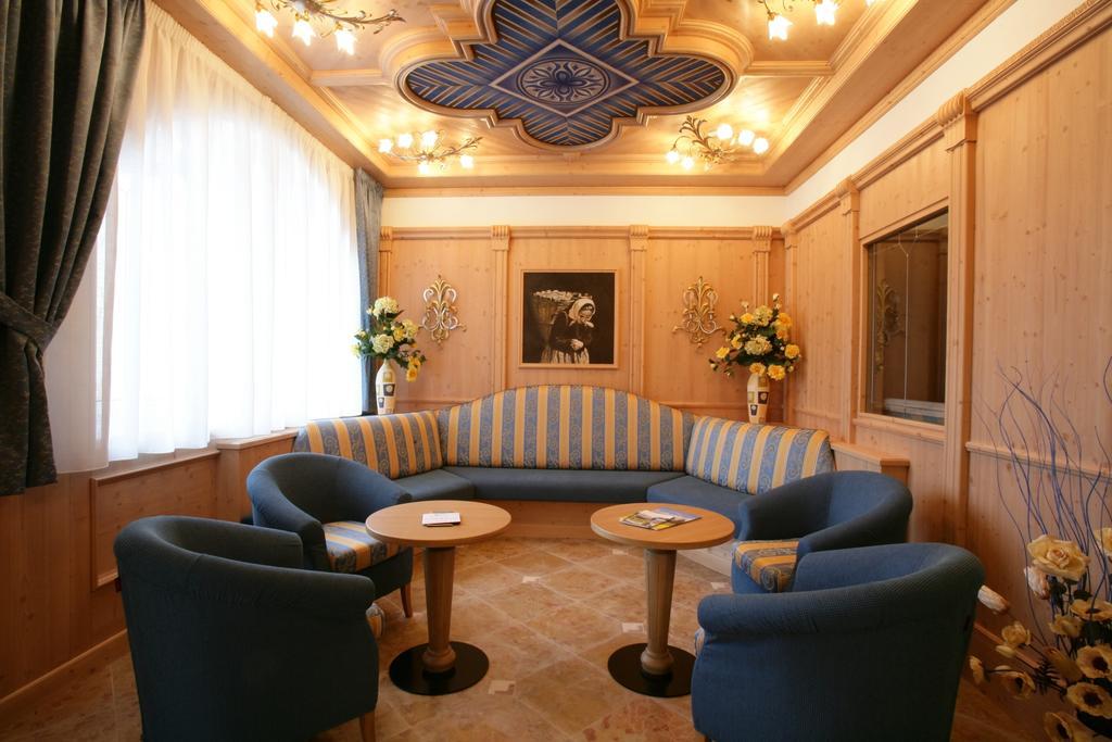 Garni La Roccia Hotel Andalo